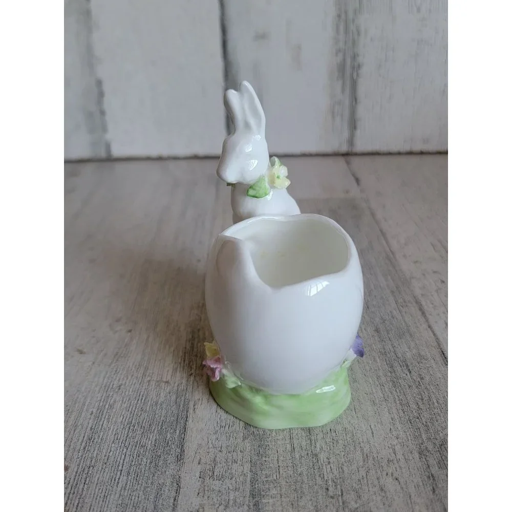 Ceramic white bunny Easter egg holder figure home decor‎